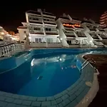 Con Piscina En Playa De Americas 公寓 美洲海滩