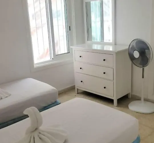 Con Piscina En Playa De Americas *