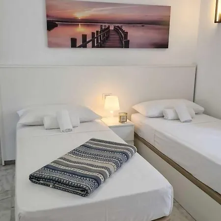 Piscina, Playa Y Ocio En Playa De Americas Apartman *